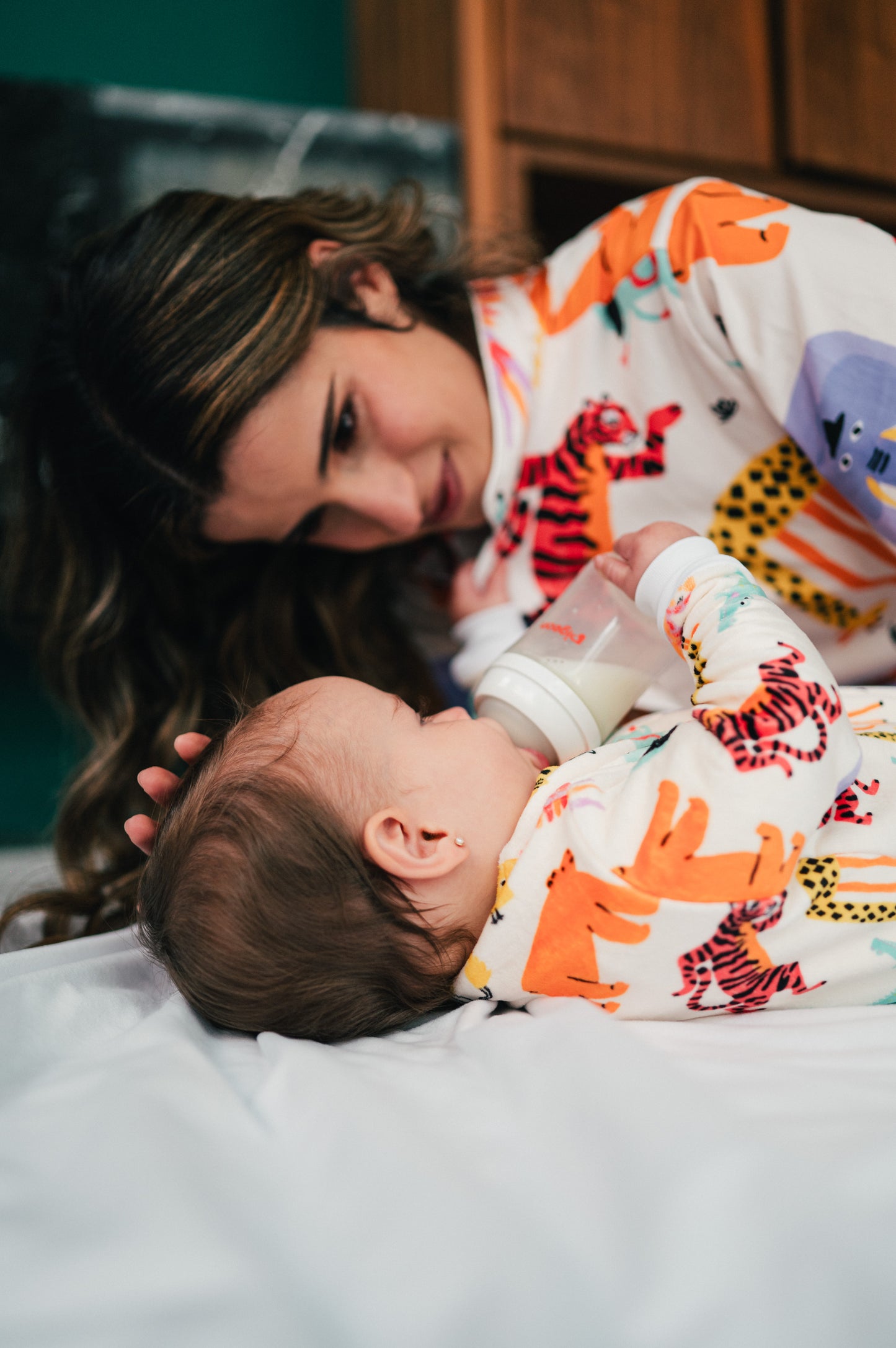 Animales de la Selva Print Pequeño - Baby Onesie