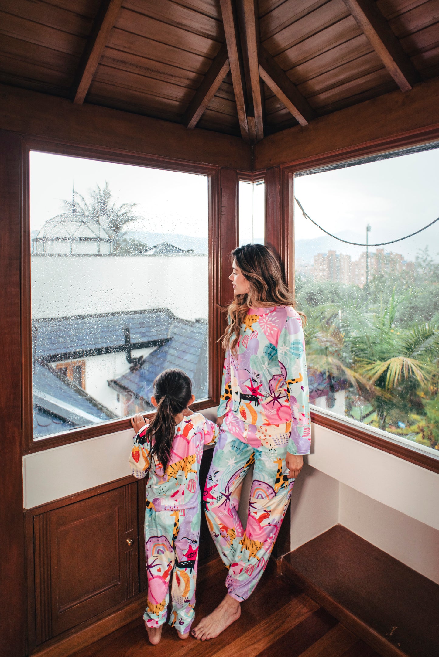 Fantasia Print Pequeño - KIDS: Cuello Redondo y Pantalon