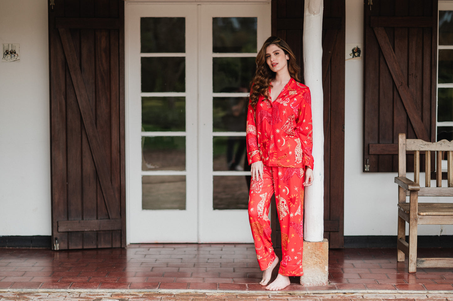 Fantasia Felina en Rojo - Camisa Manga Larga y Pantalon