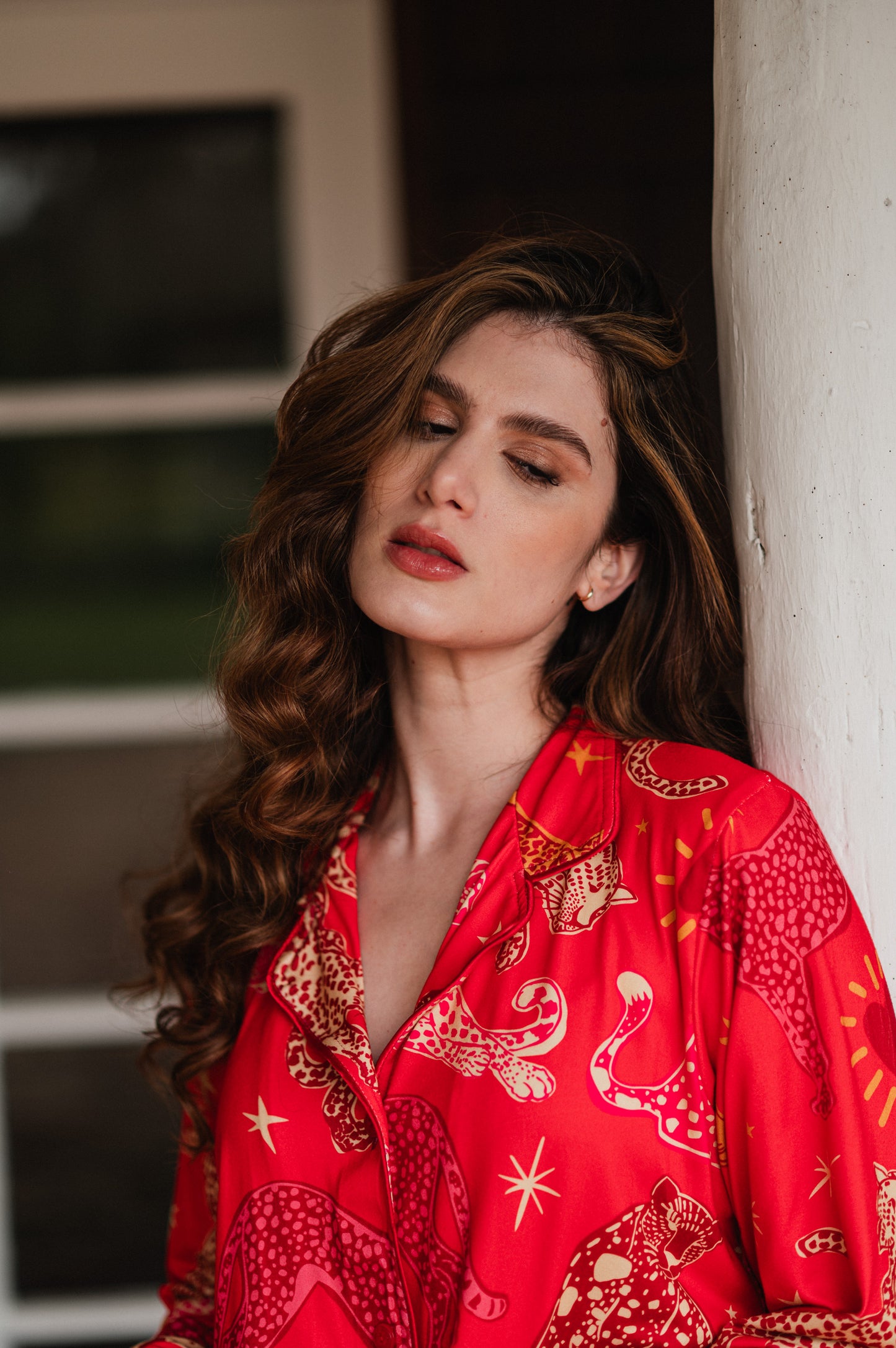 Fantasia Felina en Rojo - Camisa Manga Larga y Pantalon