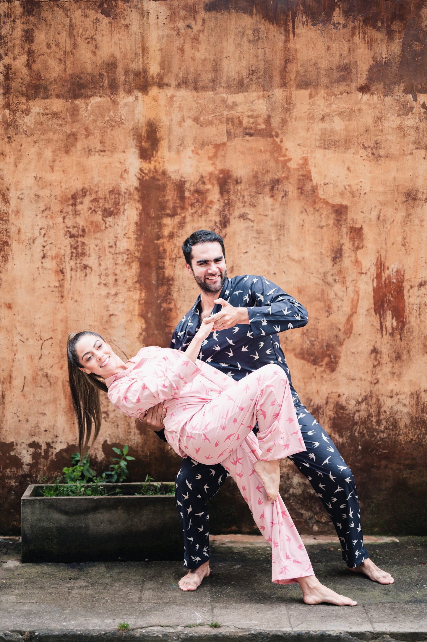 Golondrinas en Rosa - Camisa Manga Larga y Pantalon