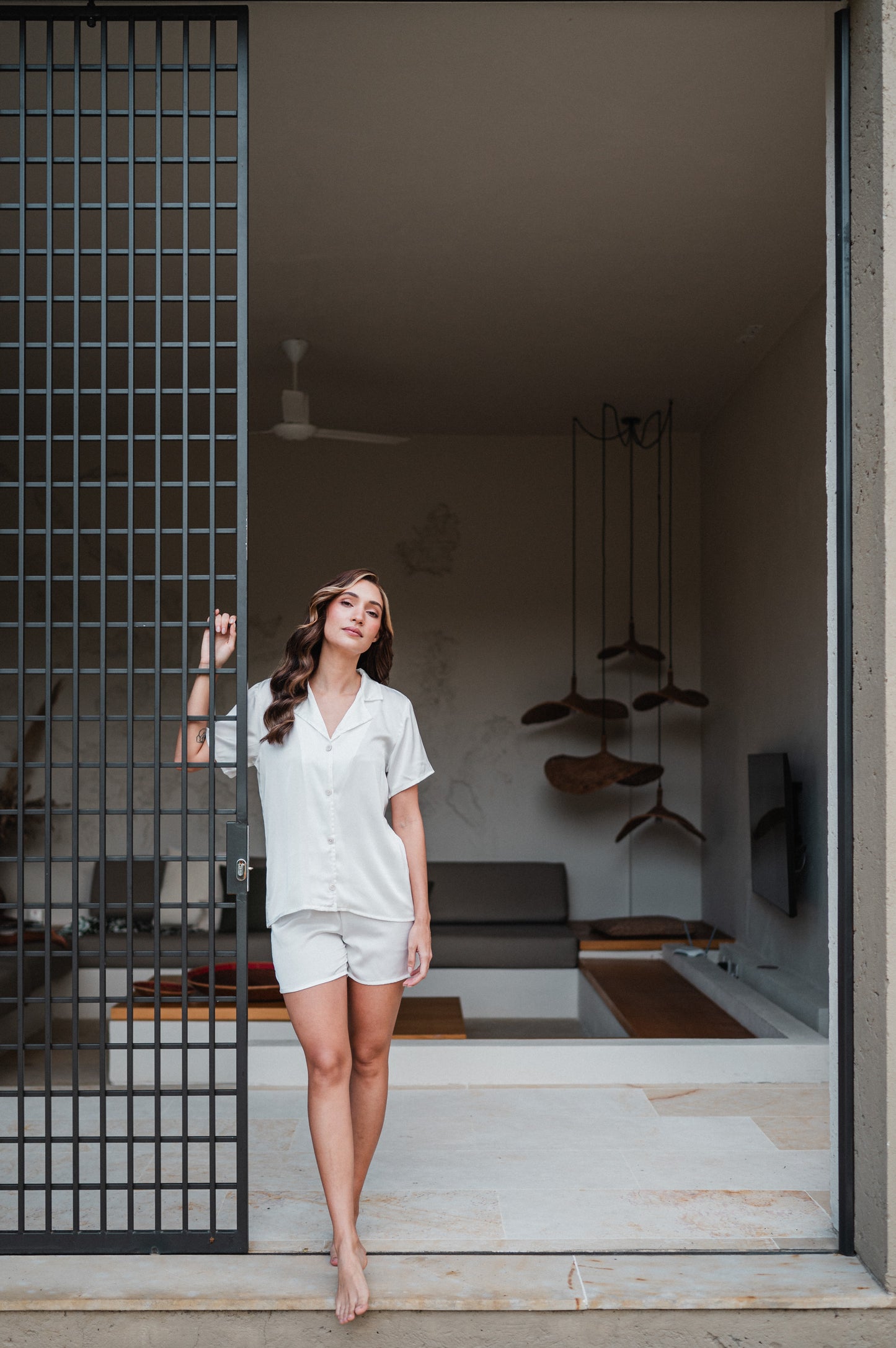 Blanca Sin Vivo - Camisa Manga Corta y Short