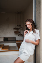 Blanca Sin Vivo - Camisa Manga Corta y Short
