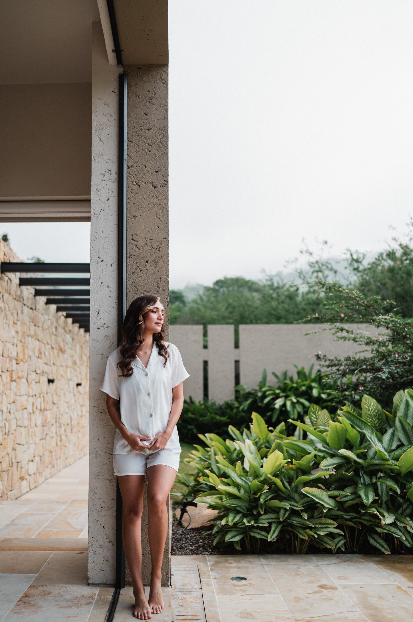 Blanca Sin Vivo - Camisa Manga Corta y Short