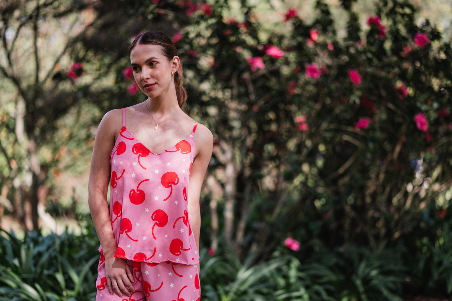 Cerezas Encantadas - Blusa de Tiritas y Short