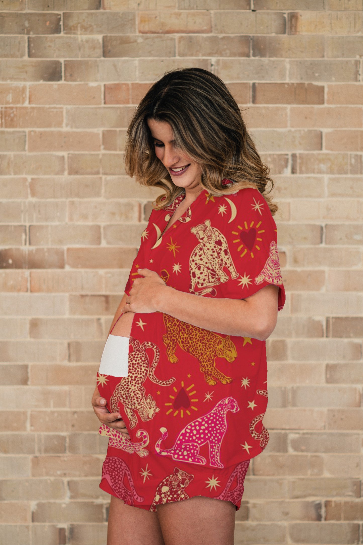 Fantasia Felina en Rojo - Camisa Manga Corta y Short Maternidad