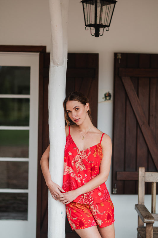 Fantasia Felina en Rojo - Blusa de Tiritas y Short