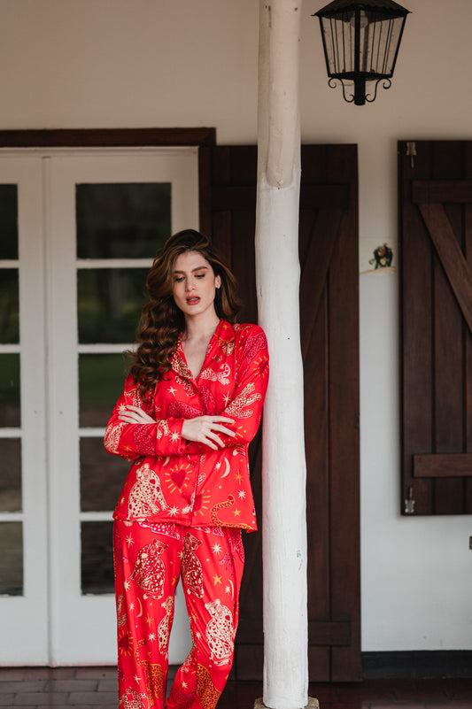 Fantasia Felina en Rojo - Camisa Manga Larga y Pantalon