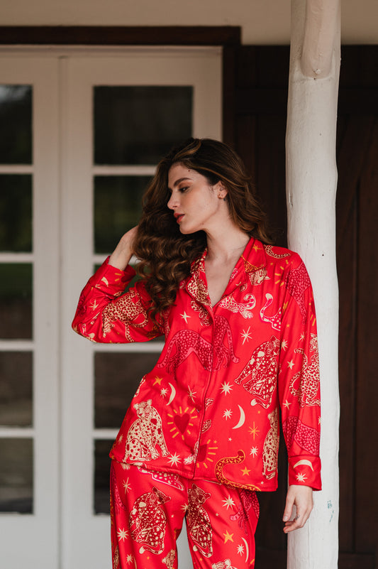 Fantasia Felina en Rojo - Camisa Manga Larga y Pantalon