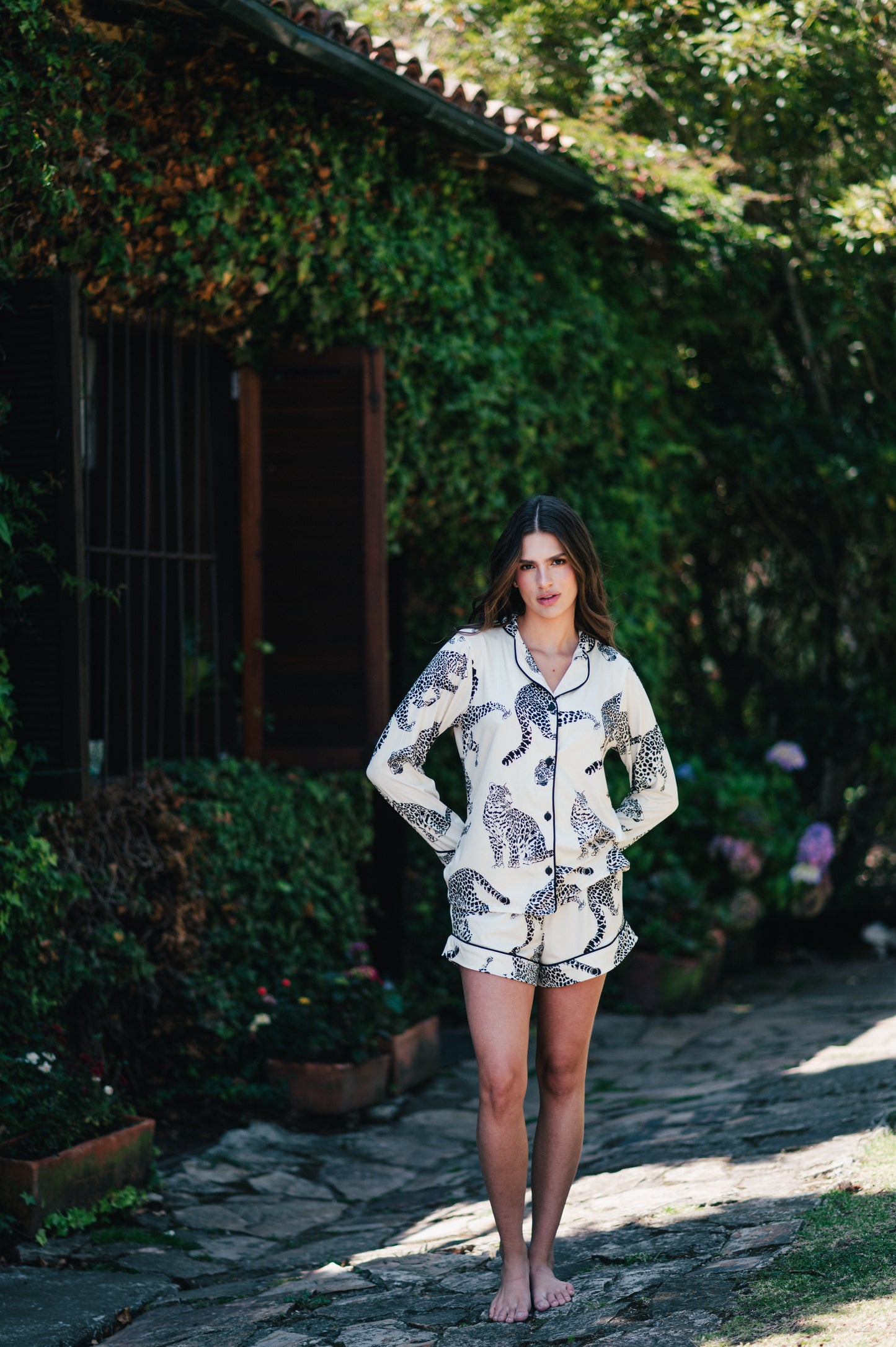Jaguar Negro - Camisa Manga Larga y Short