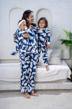 Jungle Animals Blue - Kids: Cuello Redondo y Pantalon