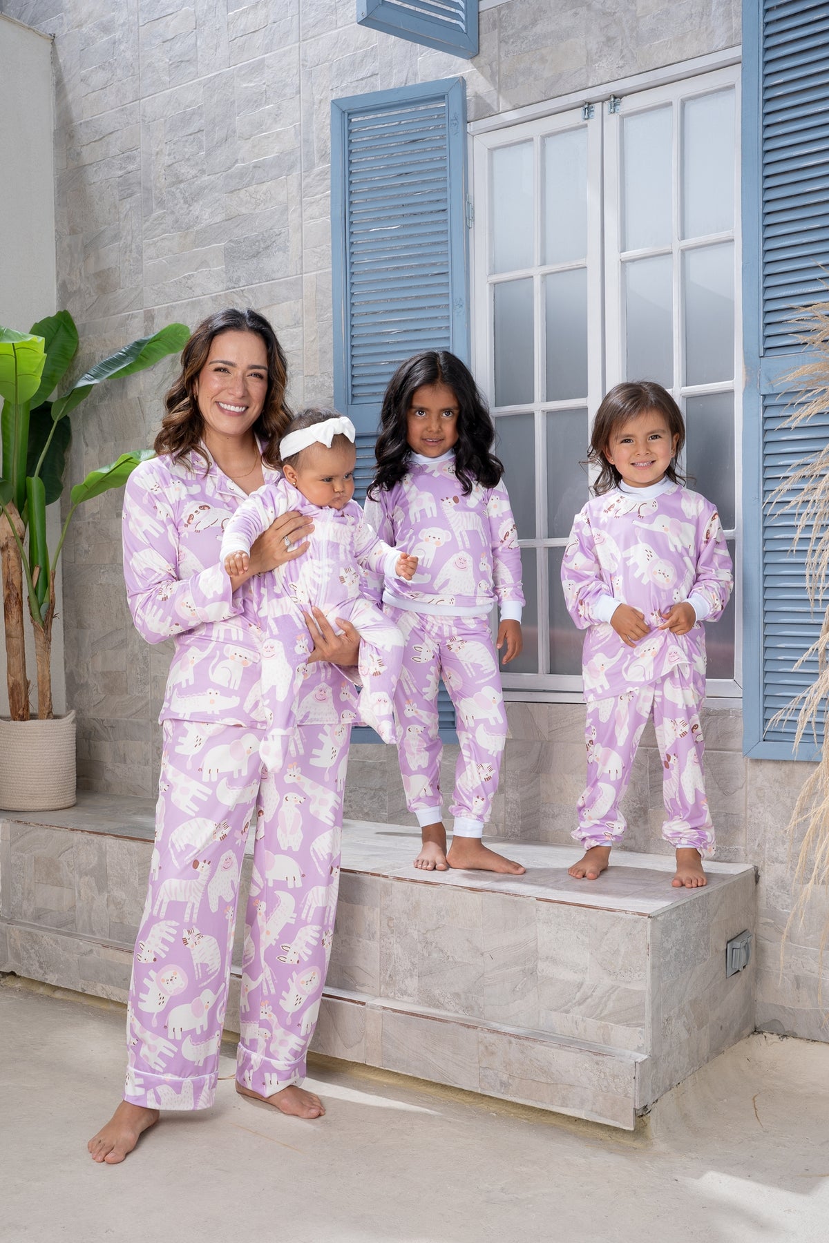 Jungle Animals Lilac - Kids: Cuello Redondo y Pantalon