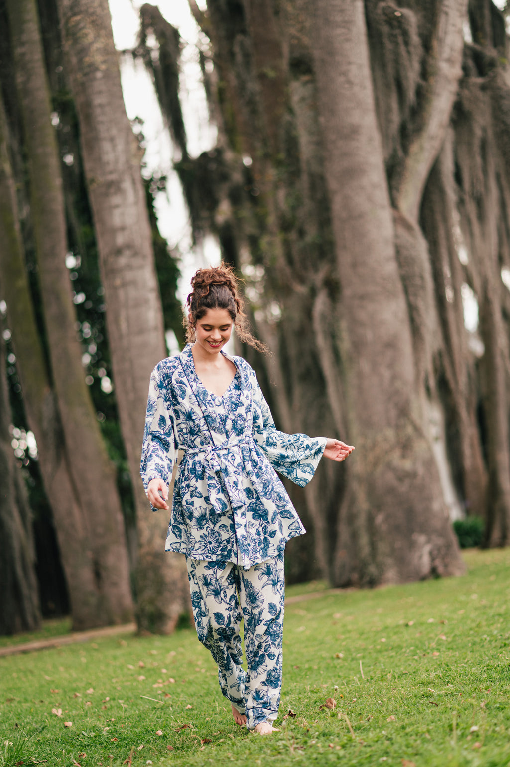 Lirios del Mar - TresPiezas, Levantadora, Tiritas y Pantalon