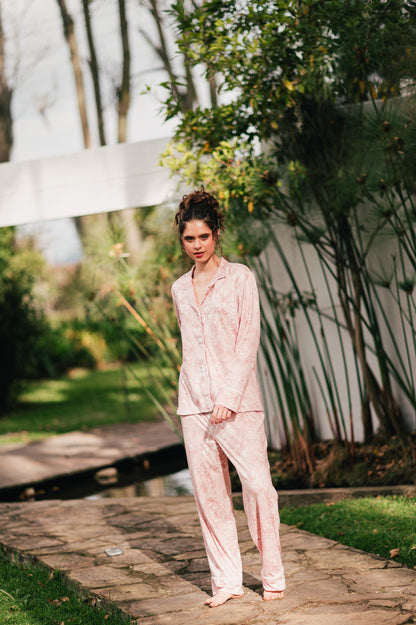 Lirios Palo Rosa | Camisa Manga Larga y Pantalón Bambula Pijama Mujer Elegante