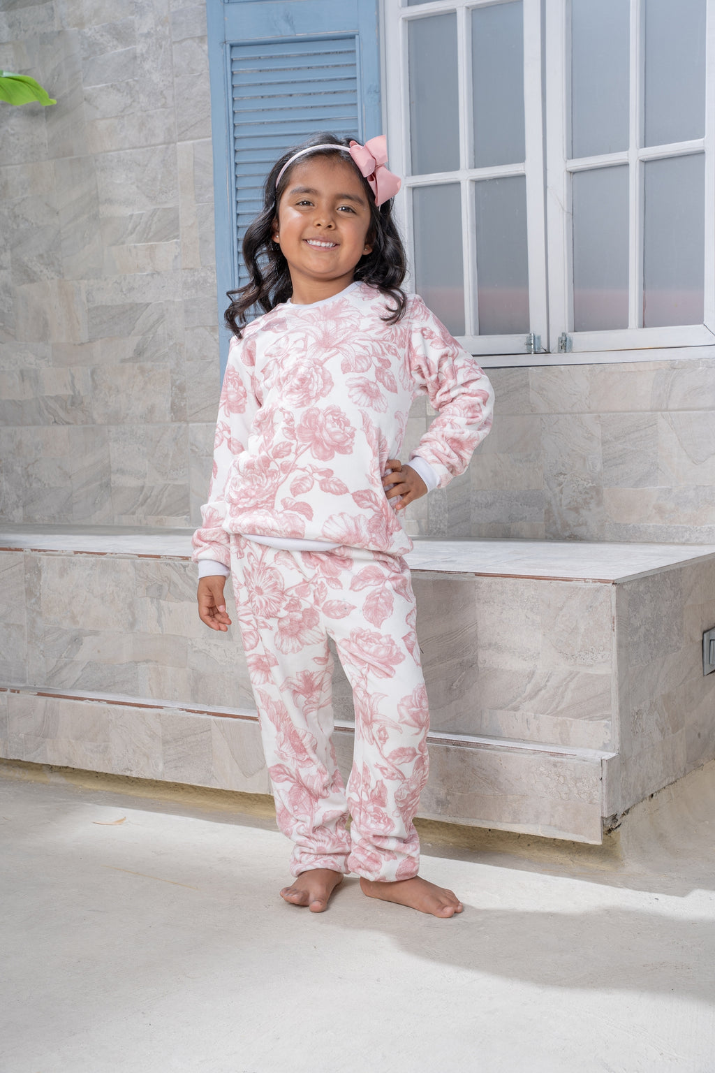 Lirios Rosa - Kids: Cuello Redondo y Pantalon