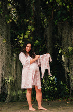 Lirios Rosa - Kimono y Bata con Broches de Lactancia