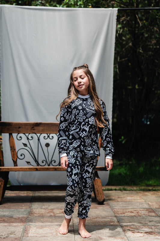 Marcianos Fondo Negro - KIDS: Cuello Redondo y Pantalon