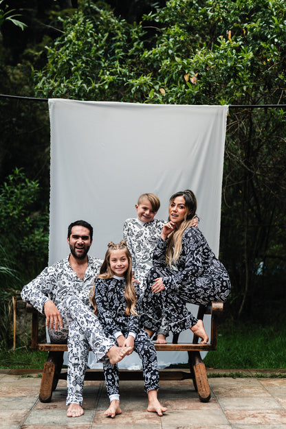 Marcianos Fondo Negro - KIDS: Cuello Redondo y Pantalon