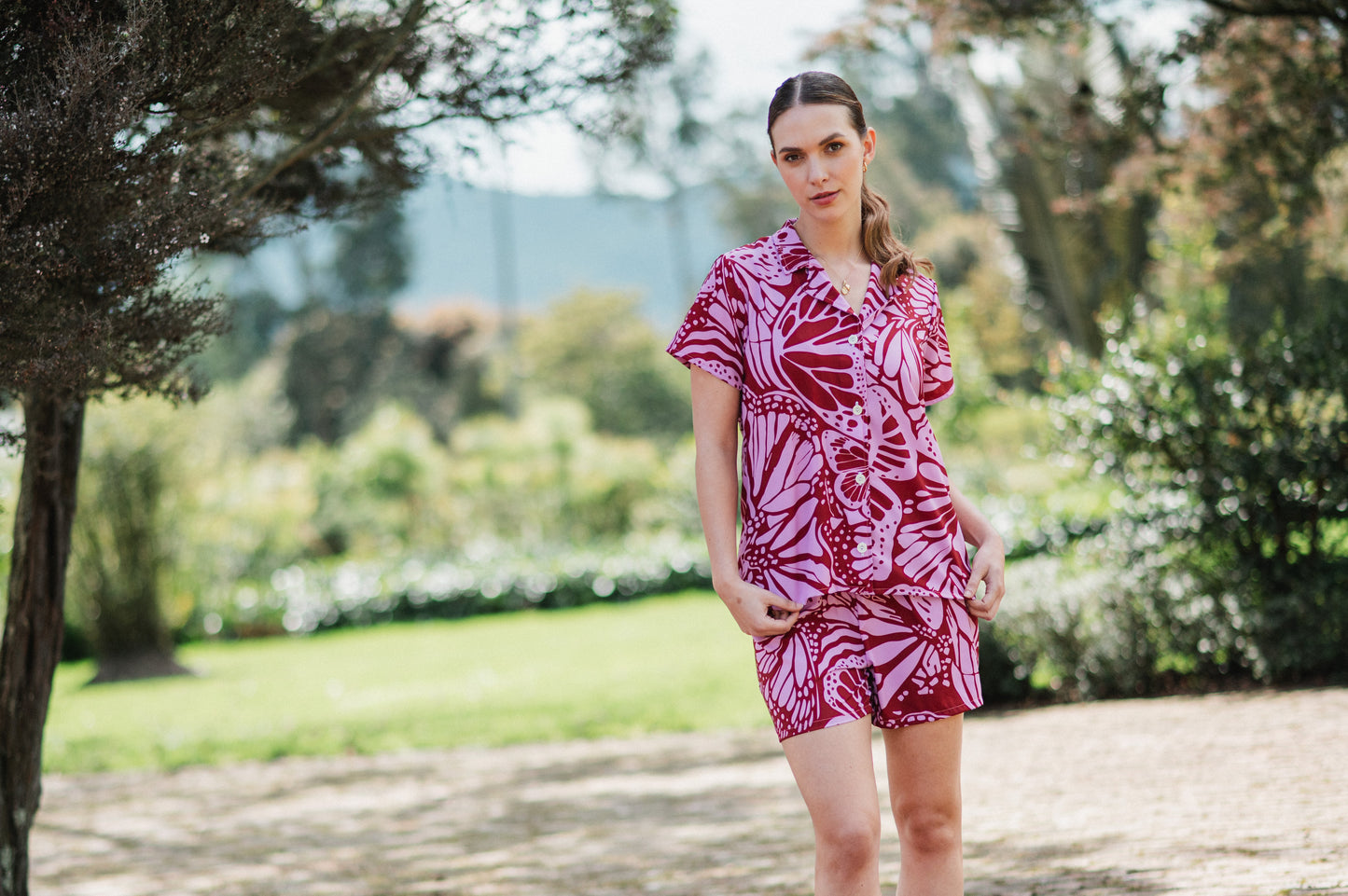 Mariposas en Rosa - Camisa Manga Corta y Short