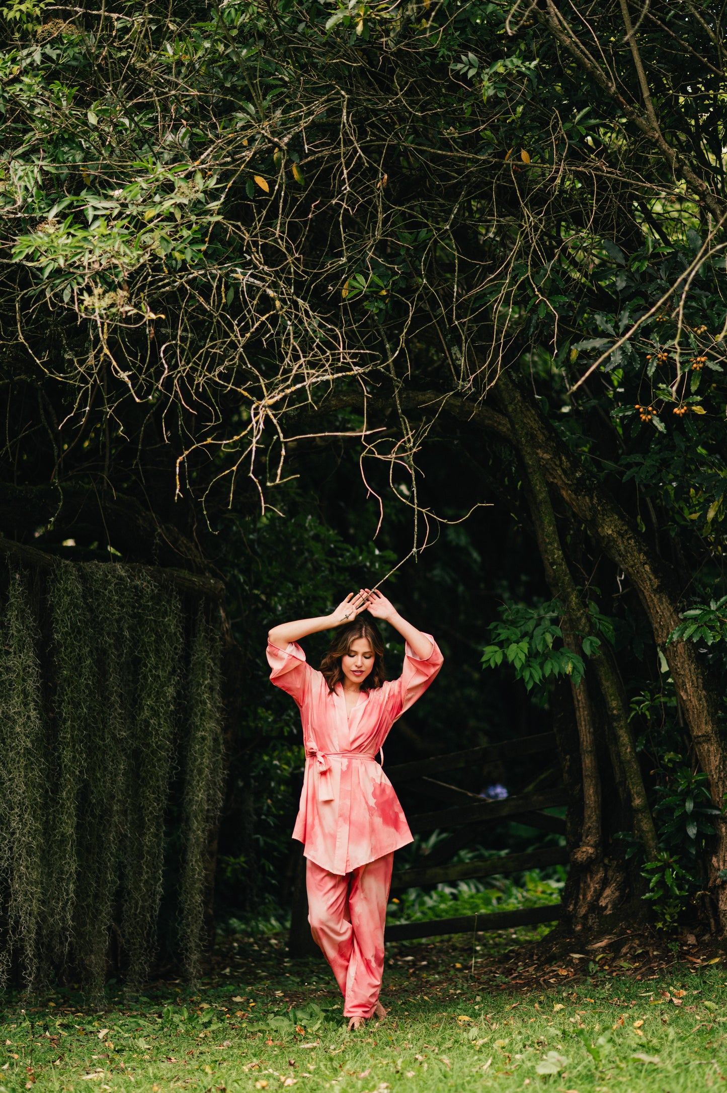 Salmon Sketch - Tres Piezas levantadora, Tiritas y Pantalon