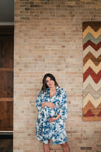 Selva africana azul Kimono y Bata con boche de lactancia foto de frente