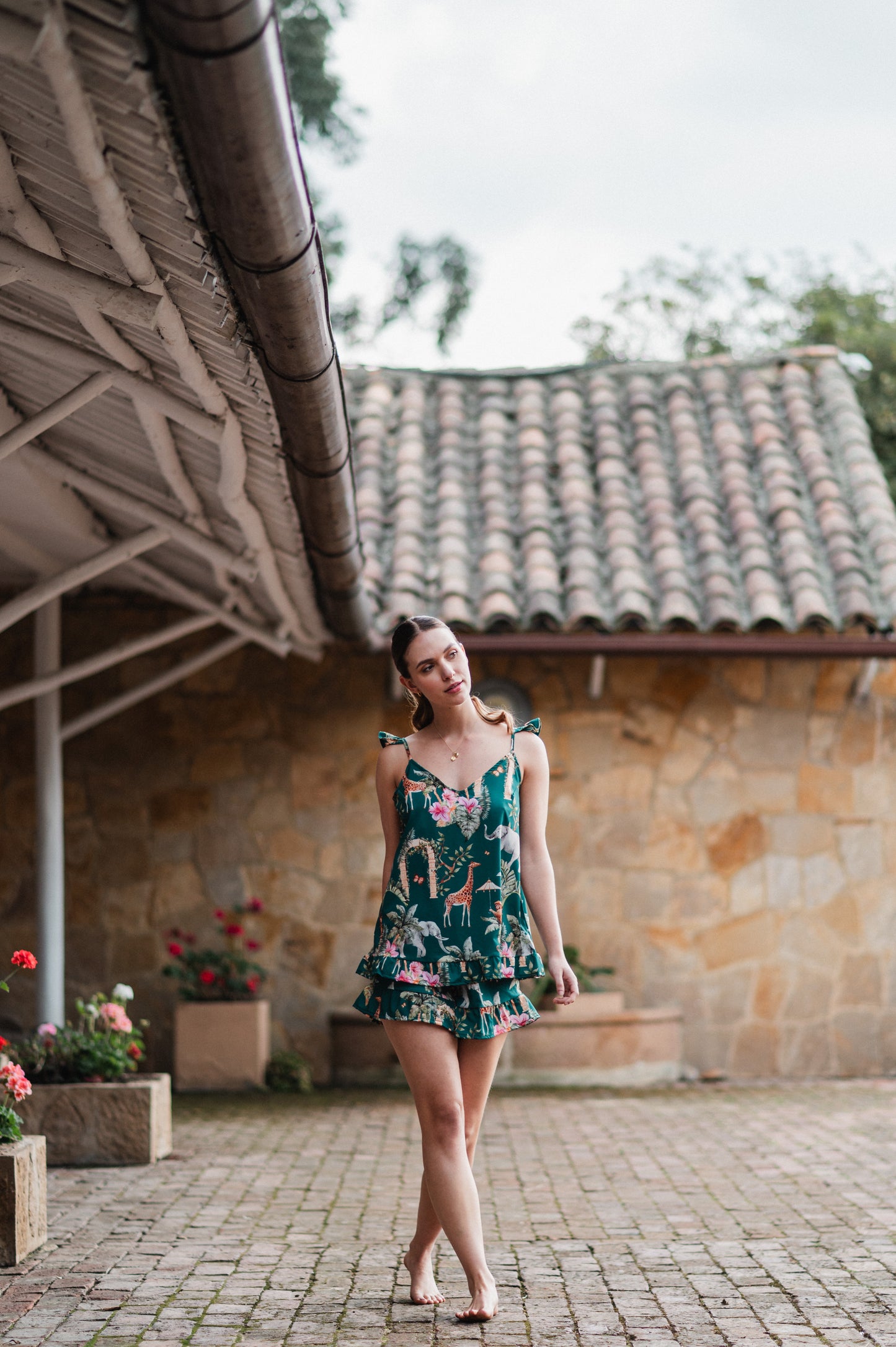 Selva Hindu Jade - Blusa de Arandelas y Short