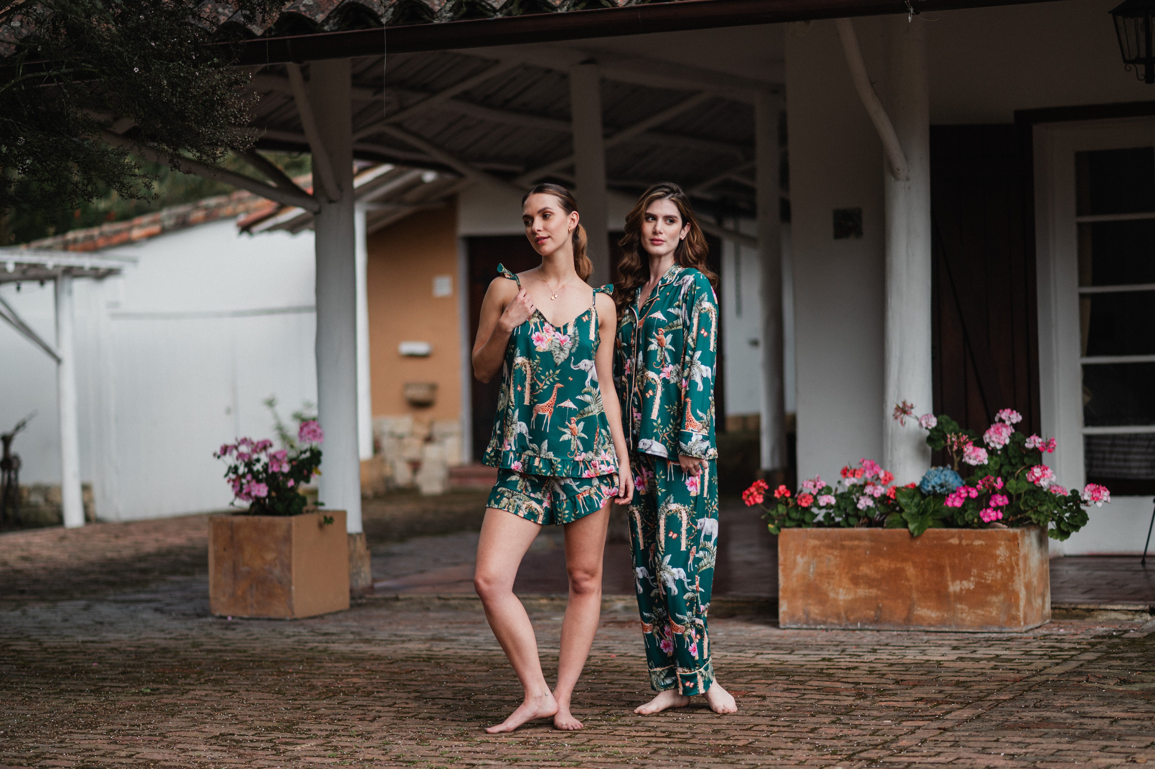 Selva Hindu Jade - Blusa de Arandelas y Short
