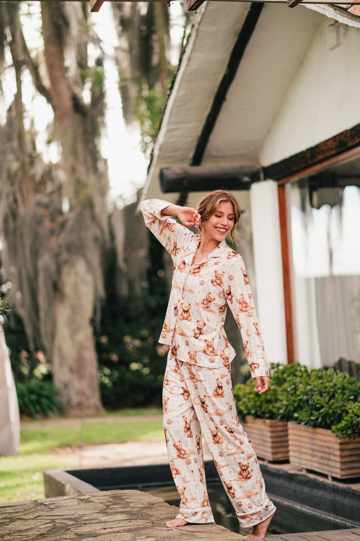 Teddy Beige - Mujer: Camisa y Pantalon