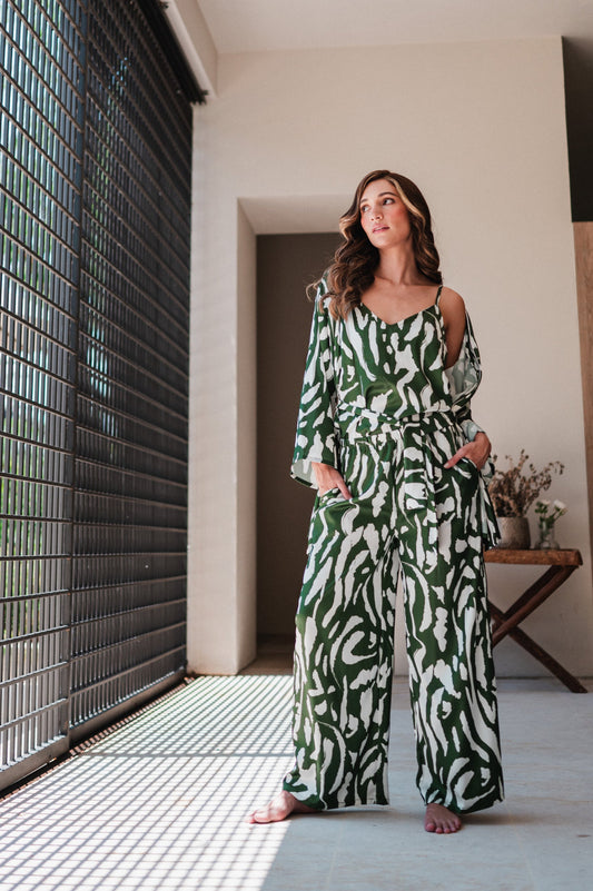 Trazos en Verde - TresPiezas, Levantadora, Tiritas y Pantalon