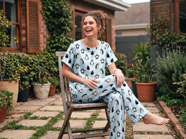 Pinguinos Celeste - Cuello redondo manga corta + pantalon