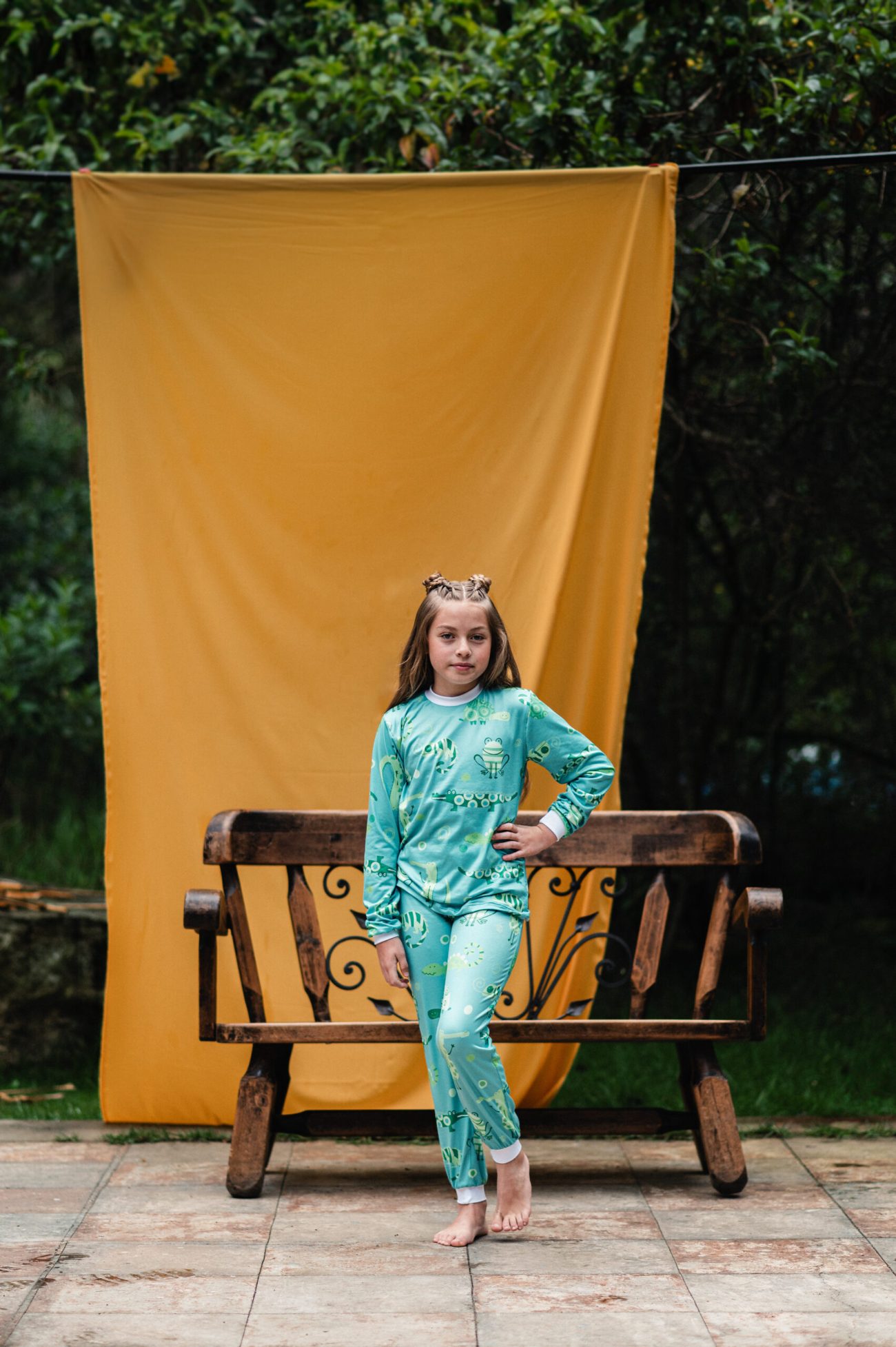 COCODRILOS EN VERDE - KIDS: Cuello Redondo y Pantalon